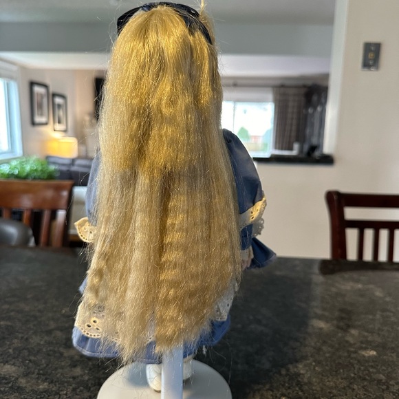 Selection of vintage Porcelain dolls. - Picture 10 of 14